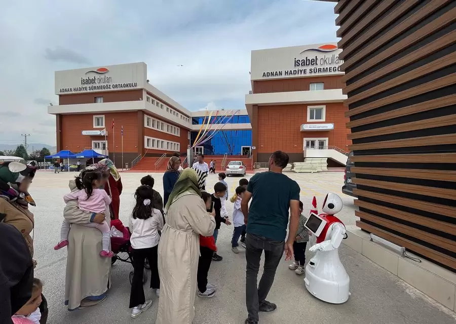 Mini Ada İsabet Okulları Bilim Şenliği'nde